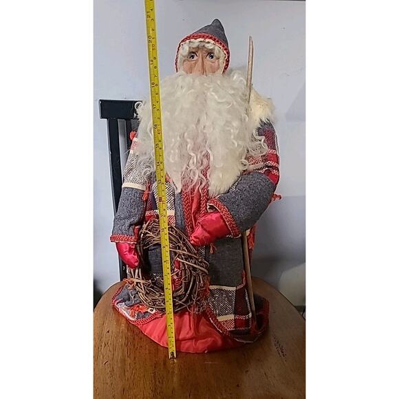 Vintage Santa Decoration Tree Topper Free Standing Gray/Red Cloak w/Wreath - Picture 8 of 9